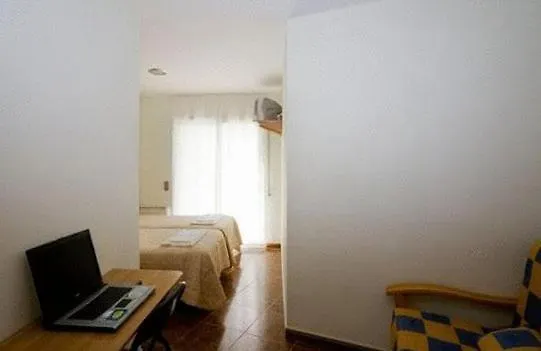 Amolls Restaurant I Habitacions Olot Guest house