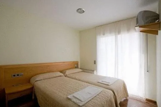 Amolls Restaurant I Habitacions Olot 2*,
